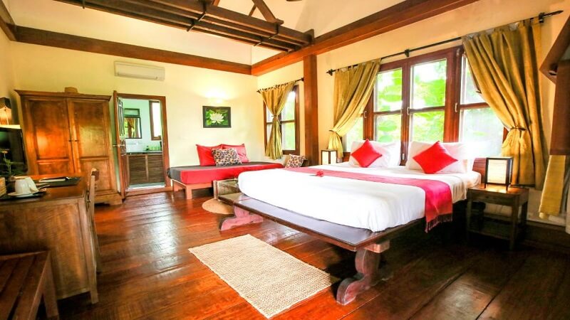 Lotus room