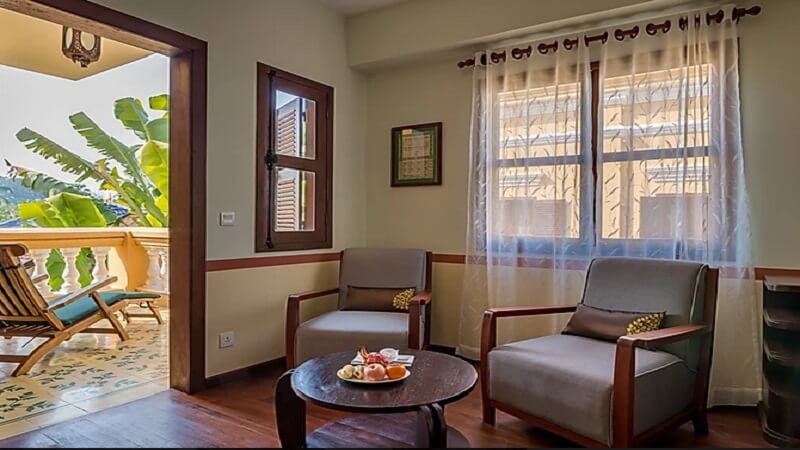 La Pétite Suite Double