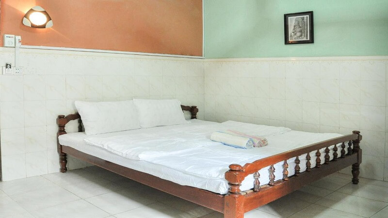 Double room with fan