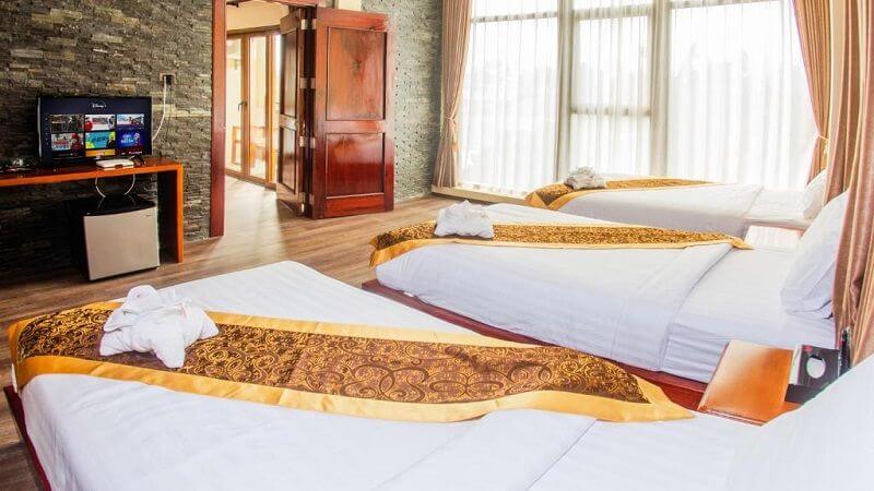 Deluxe triple room