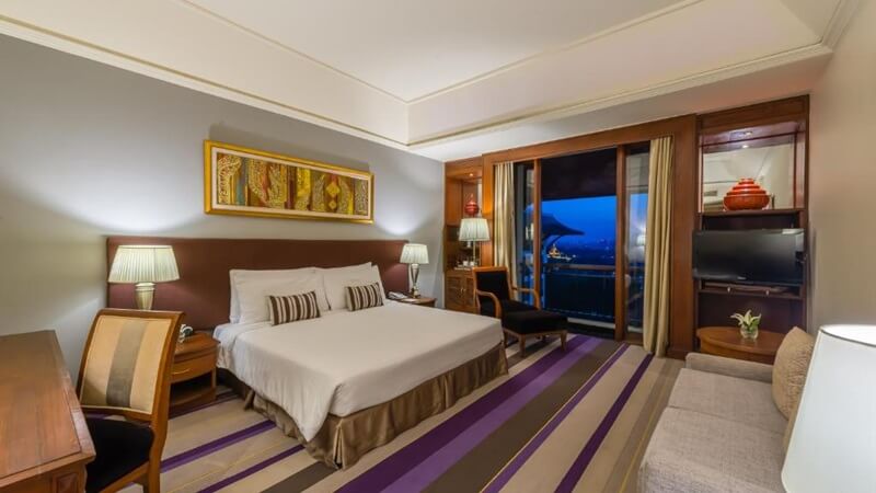Club Deluxe