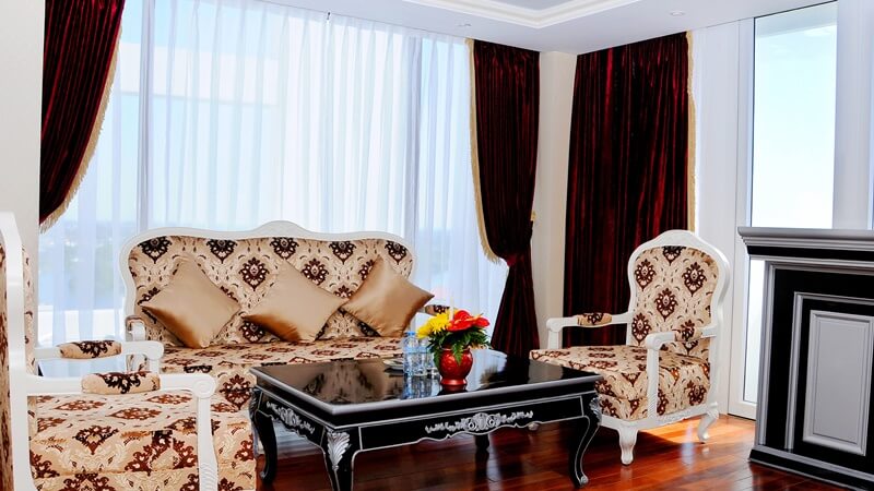 Junior King Suite
