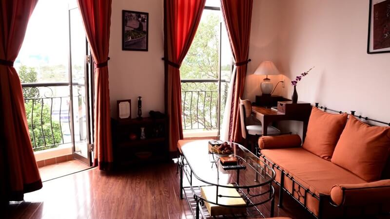 Corner Suite