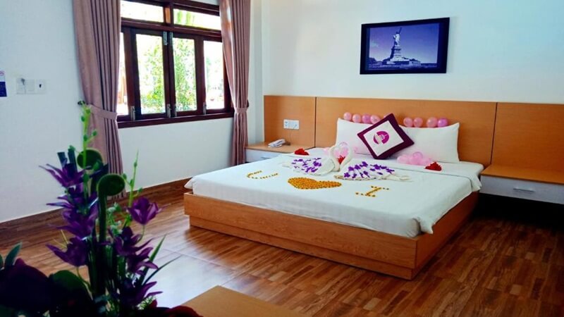 Deluxe Room with Pool View
