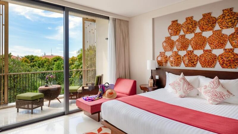 Villa with Garden View