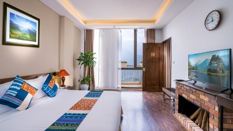 Junior Suite with Mountain View
