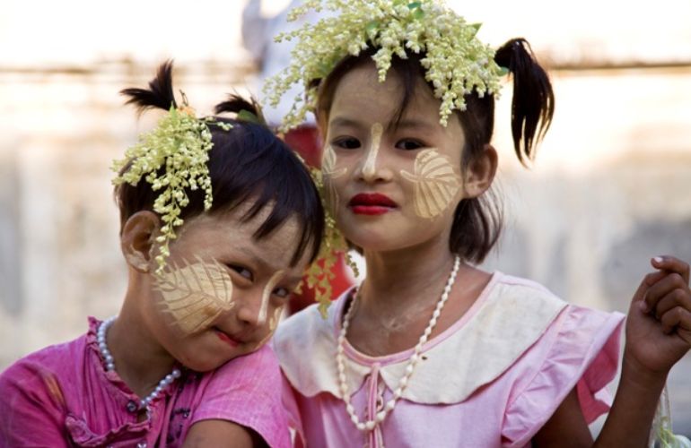 Thanaka Myanmar - The natural beauty secret of Burmese women