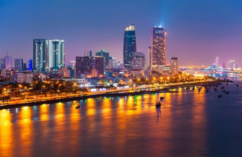 Danang by night