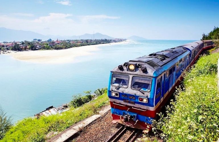 Hanoi to Ninh Binh train