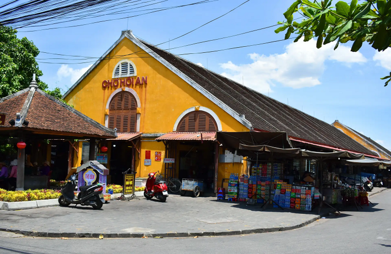 Hoi An Market gate