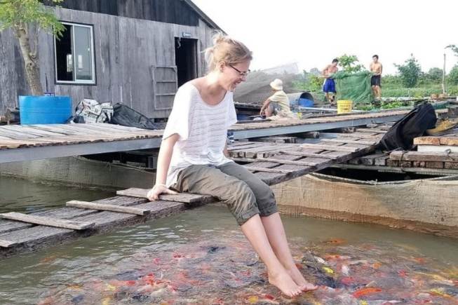 try the “Fish massage” service and have fantastic photos with beautiful fish