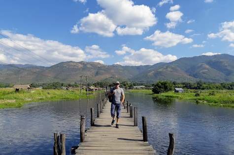 After having breakfast, you will spend 4-5 hours moving to the hills near Inle Lake.