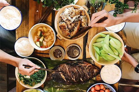 Enjoy a local meal with local family in Sapa