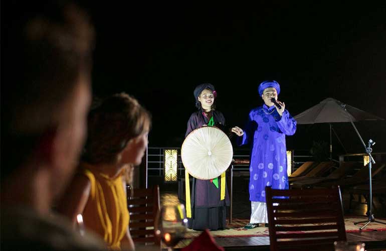 Vietnamese traditional music performance in Halong Bay